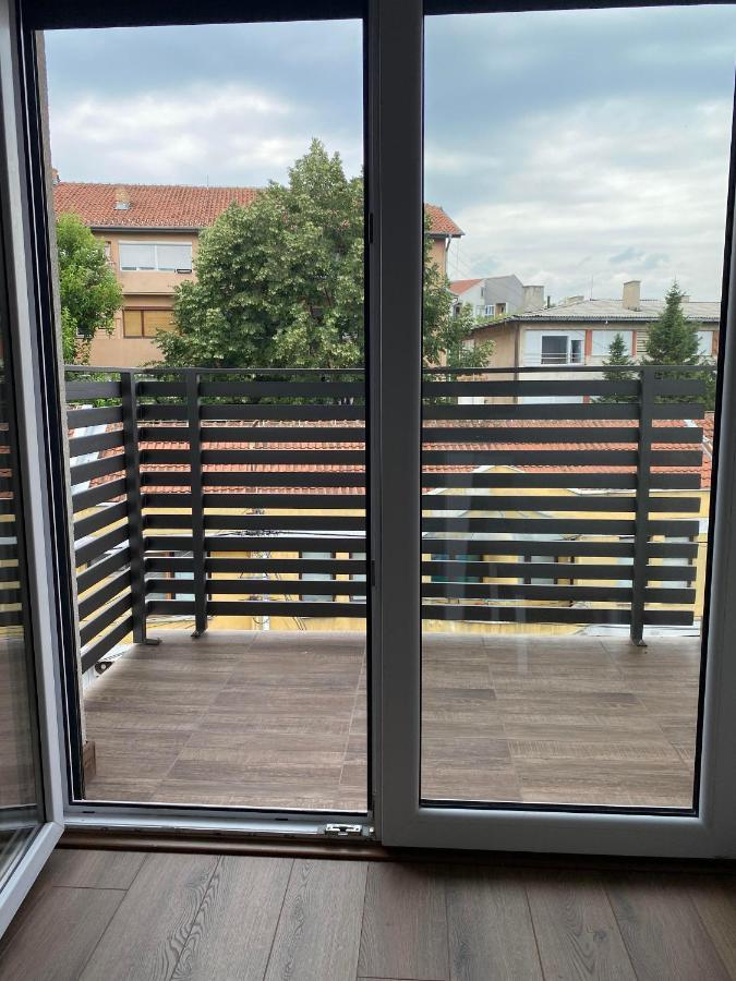 Dom Apartmani Kragujevac Esterno foto