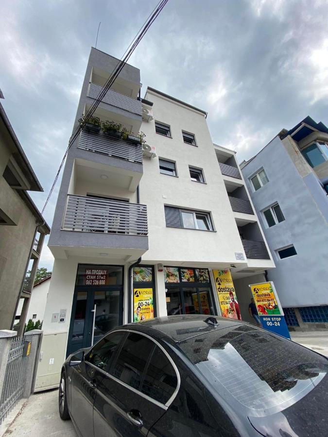Dom Apartmani Kragujevac Esterno foto