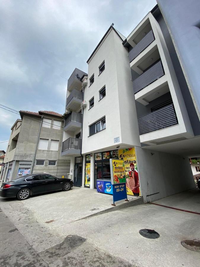 Dom Apartmani Kragujevac Esterno foto